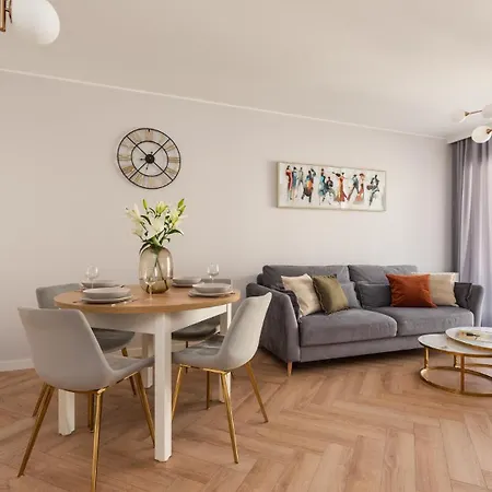 Center Jaglana 6e,f *